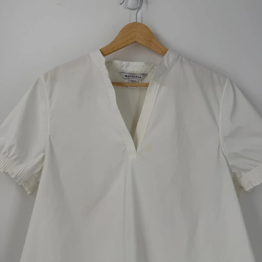 Athleta Levitate Poplin Tee Womens Medium White V-Neck Smocked Puff Sleeve Top